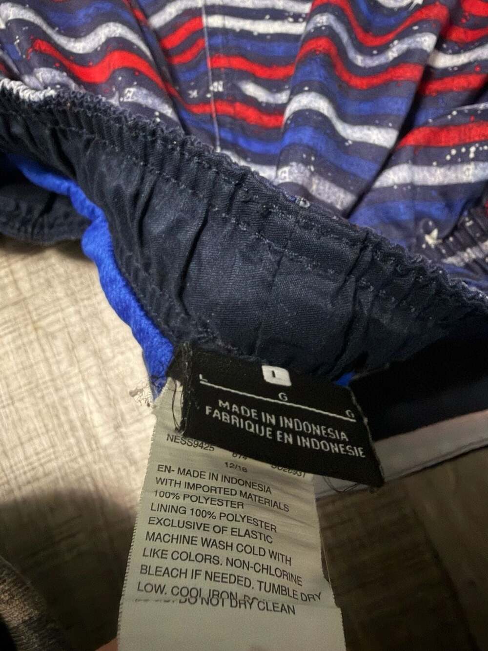 Nike Men's Americana Horizon Stripe 9" Swim Trunks - Picture 8 of 8
